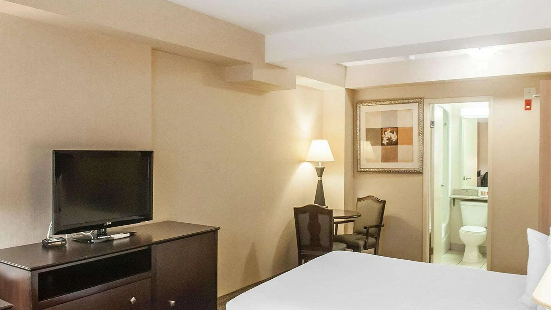 Szálloda Econo Lodge Inn & Suites Downtown Toronto