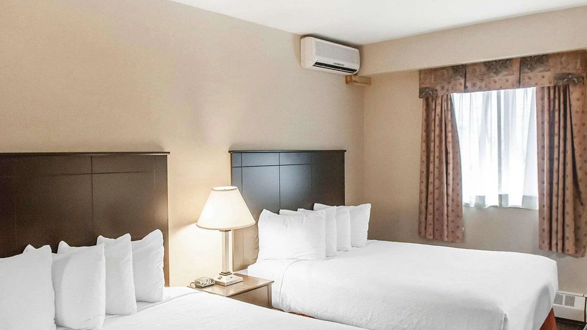 Szálloda Econo Lodge Inn & Suites Downtown Toronto